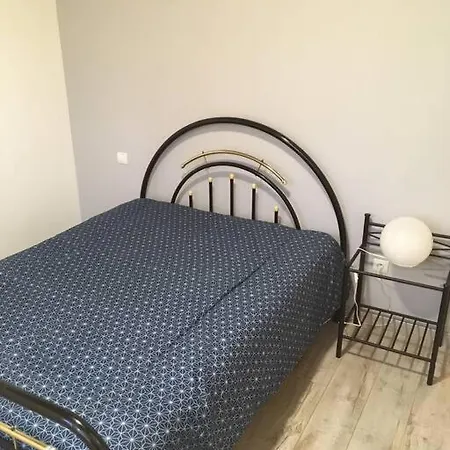 Aux Aspres De 65m² Semesterbostad *